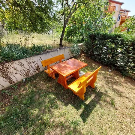 Apartment In Insel Krk 13179 *