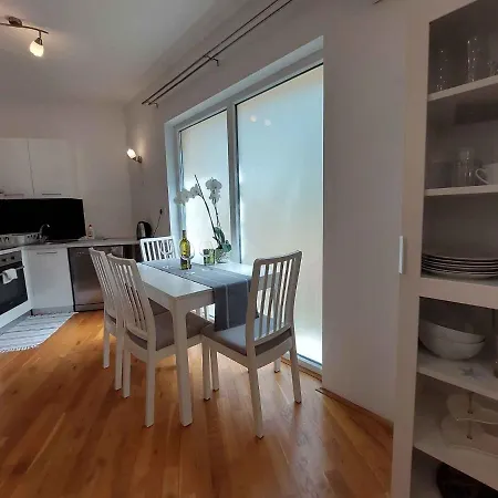 In Insel Krk 13179 شقة *