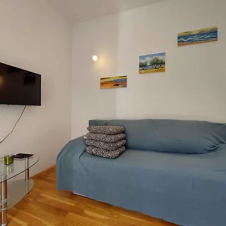 In Insel Krk 13179 * مالينسكا